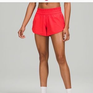 Lululemon love red size 4 Tracker Low-Rise Lined Shorts 4”